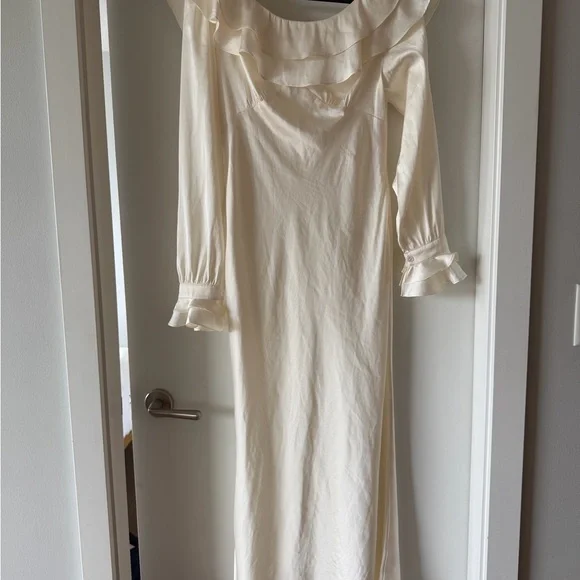 Stone Cold Fox Vicious Dress Off-Shoulder Ruffle Satin Evening Dress in Cream - Picture 4 of 7